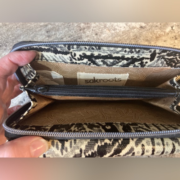 Sakroots wallet - Picture 4 of 5